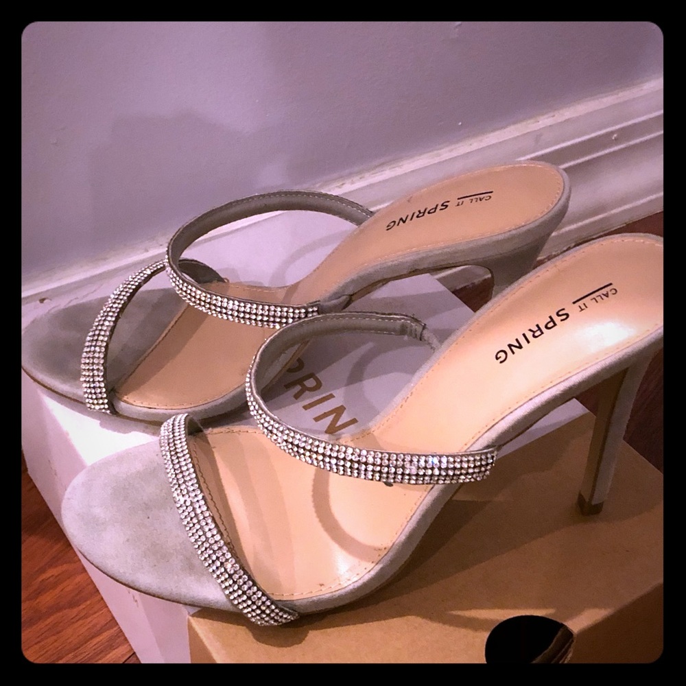 Gray mule heel